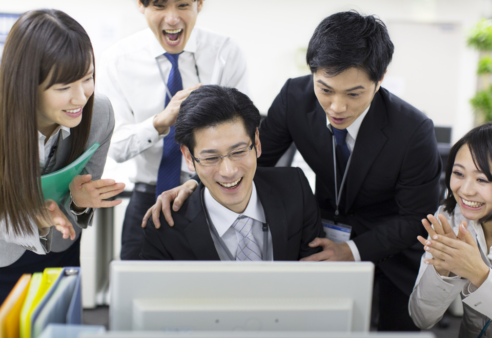 効果的な部下の褒め方｜能力を引き出すたった1つの方法