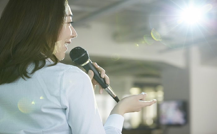 社内講師で研修を行うメリット・デメリット